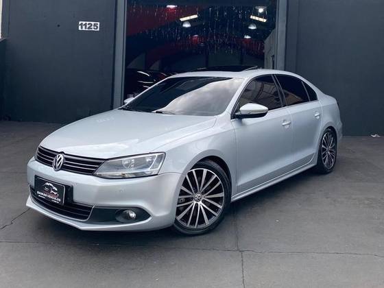 VOLKSWAGEN JETTA 2.0 TSI HIGHLINE 211CV GASOLINA 4P TIPTRONIC